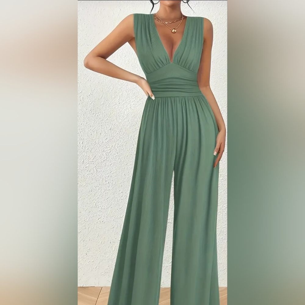 PLEASE READ DESCRIPTION!! Elegant RED Sleeveless Jumpsuit